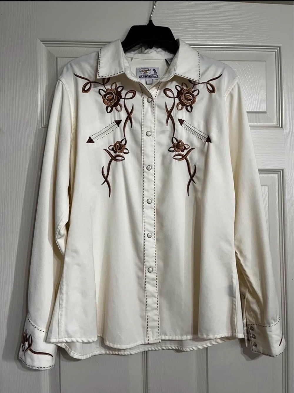 Panhandle Slim Western-Style Embroidered Cream Snap-Front Top